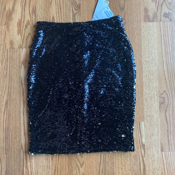 H&M Gold & Black Sequin Sequin Skirt - Picture 3 of 6